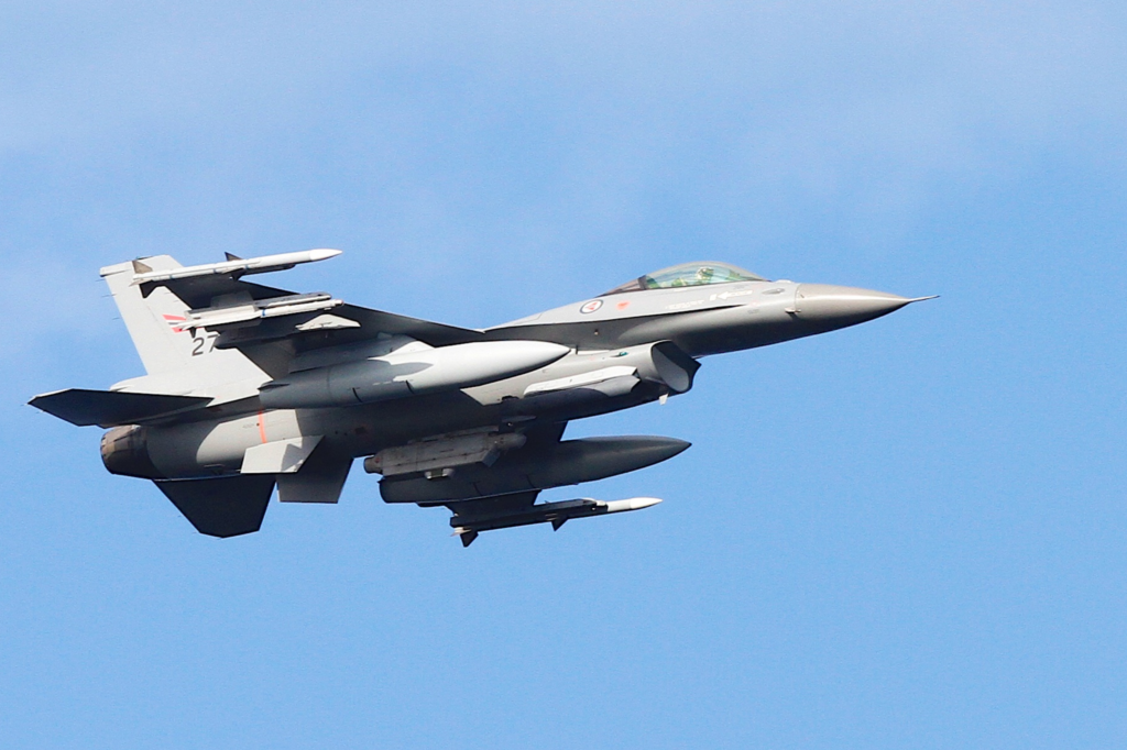 Avion militaire
